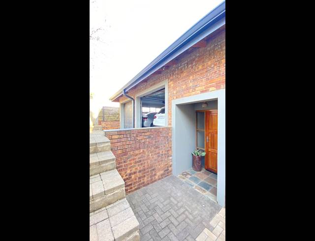 7 BEDROOM HOUSE FOR SALE IN SIGNAL HILL